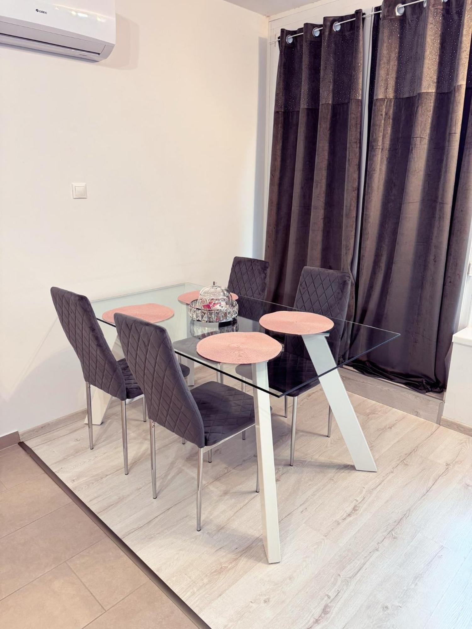 شقة Exclusive Family Apartman بيتْش المظهر الخارجي الصورة
