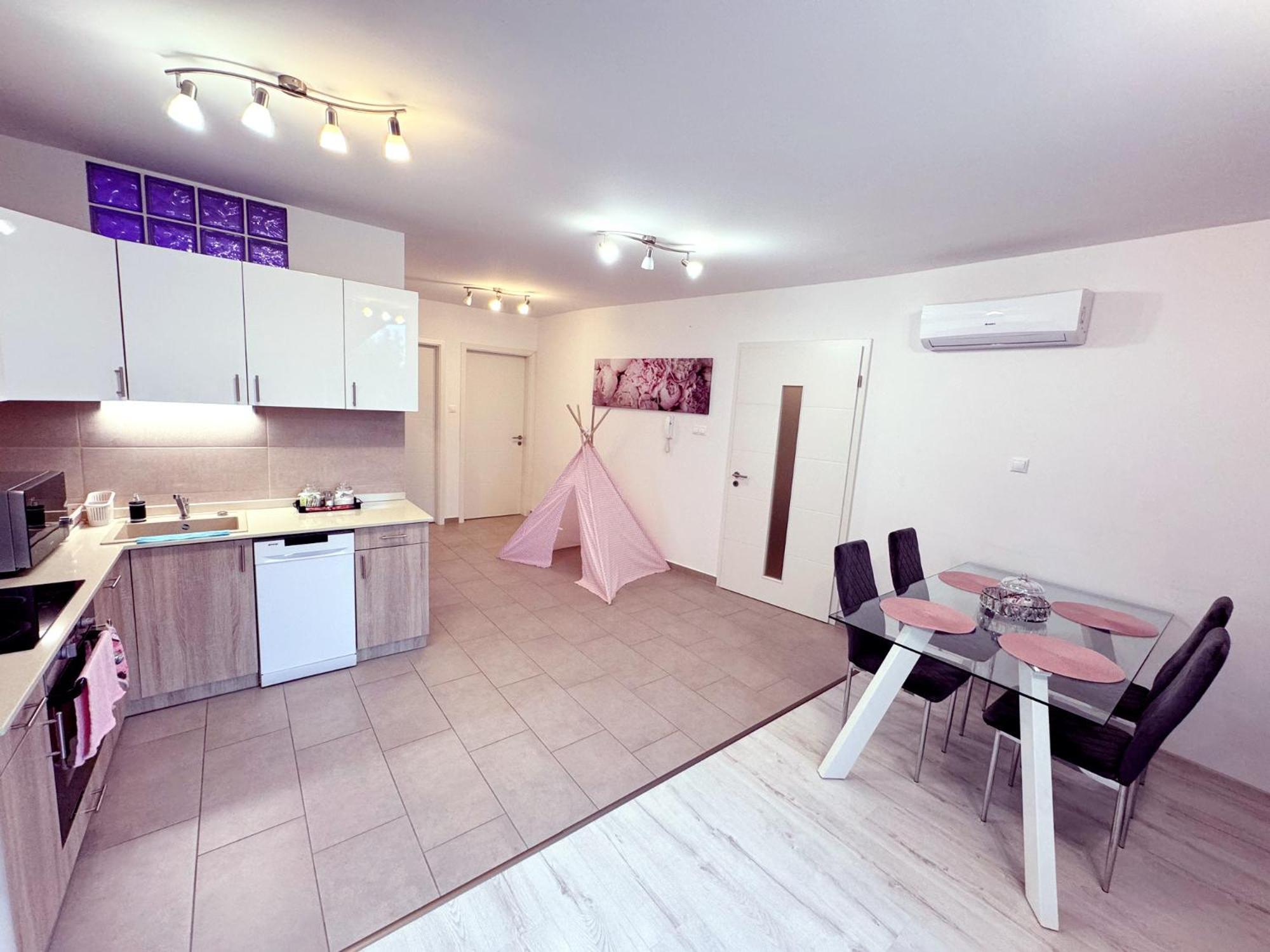 شقة Exclusive Family Apartman بيتْش المظهر الخارجي الصورة